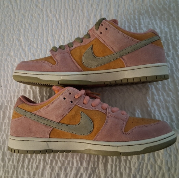 🥀 Nike Dunk Low SB Red Stardust 🥀 - Picture 2 of 7